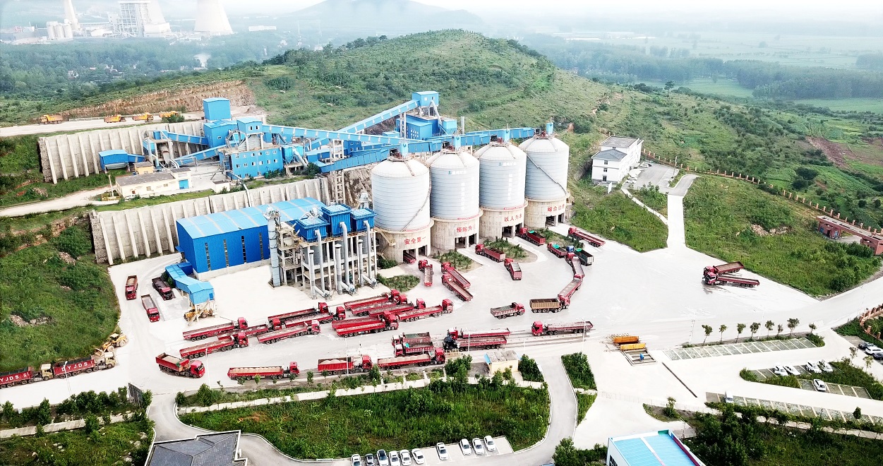 通鳴礦業(yè)1500TPH砂石骨料生產(chǎn)線(xiàn).jpg